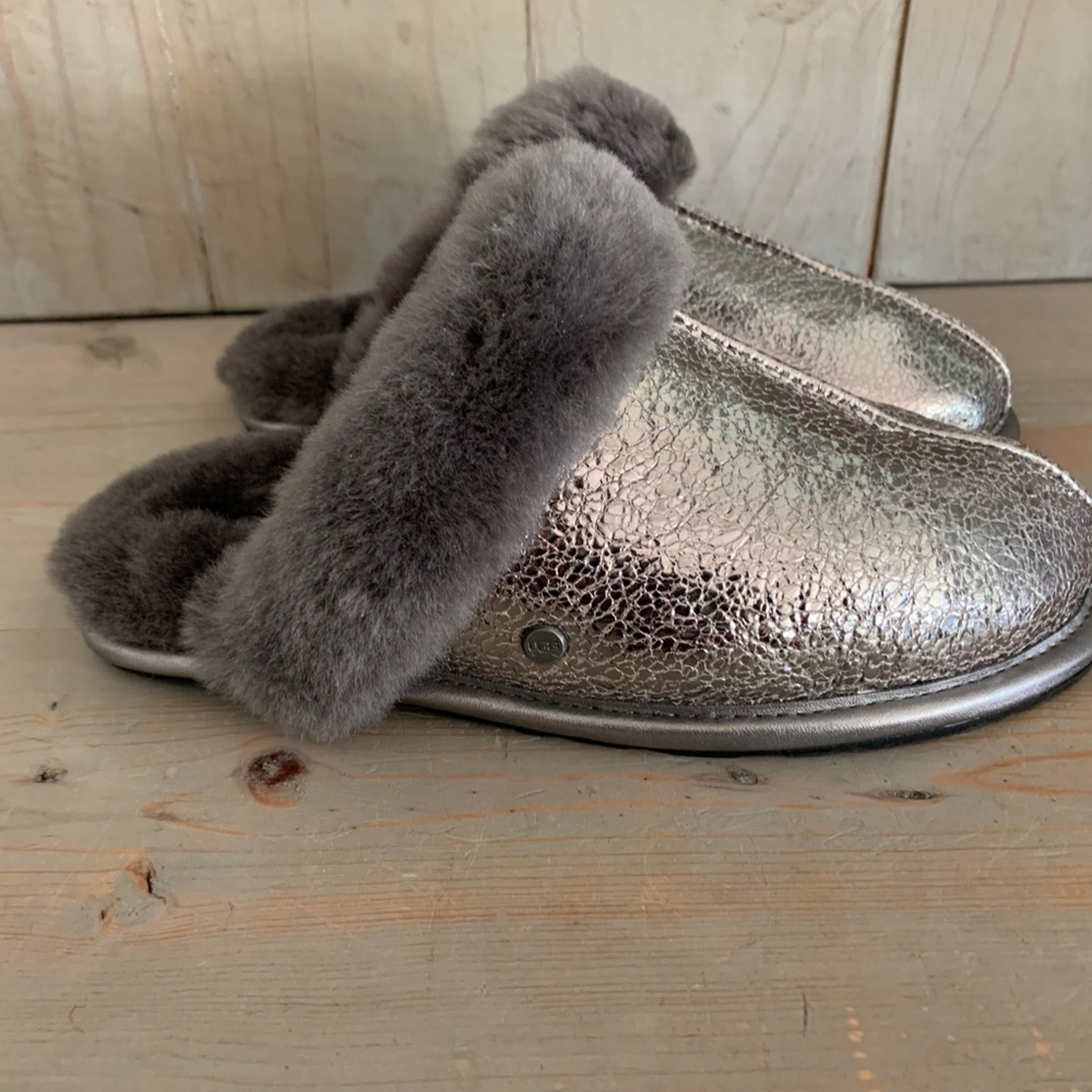 UGG SCUFFETTE 2 METALLIC SPARKLE GUNMETAL SILVER NEW SLIPPERS - Picture 3 of 8